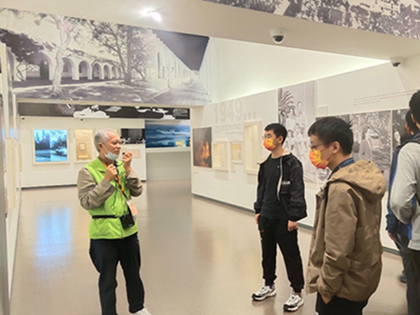 1636965341858732.jpg 图3 讲解员讲解2.jpg