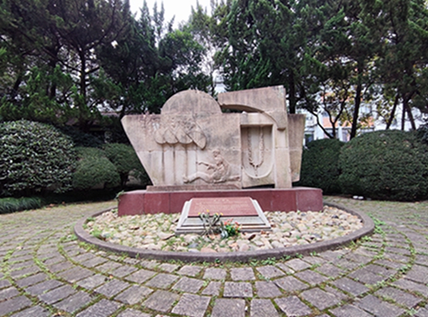 1636965500435977.jpg 图6 徐汇校区校园觅迹2.jpg